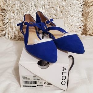 Blue suede pointed flats with box